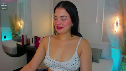 Snapshot of cristina_gallardo chatting on 07/10/26, 02:16 C R I S T I N A online show from 07/10/26, 02:16