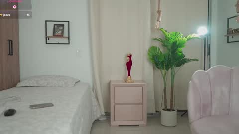 Snapshot of cristinavegas chatting on 11/05/25, 10:26 ....... online show from 11/05/25, 10:26