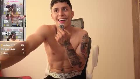 Snapshot of cristopher23_ chatting on 09/21/25, 01:02 cristopher23 online show from 09/21/25, 01:02