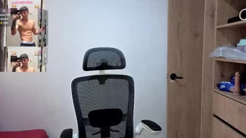 Snapshot of cristopher23_ chatting on 10/11/25, 01:53 cristopher23 online show from 10/11/25, 01:53