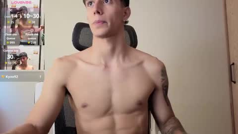 Snapshot of cristopher23_ chatting on 11/28/25, 06:43 cristopher23 online show from 11/28/25, 06:43