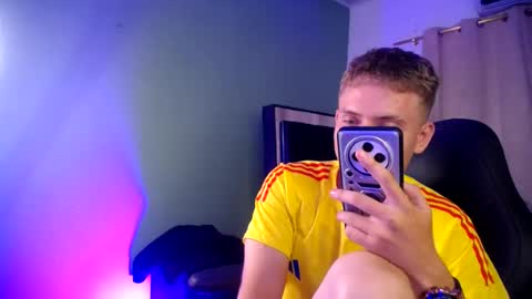 cristopher_2004 online show from 06/19/26, 02:16