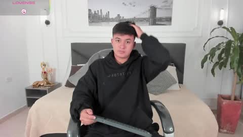 Cristopher online show from 05/19/26, 02:12