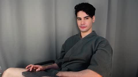 Snapshot of cristopher_vega182 chatting on 11/24/25, 08:19 cristopher online show from 11/24/25, 08:19