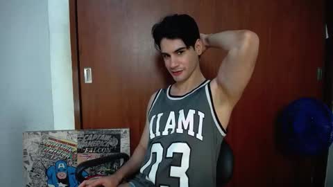 Snapshot of cristopher_vega182 chatting on 11/28/25, 01:41 cristopher online show from 11/28/25, 01:41