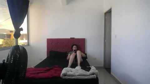 Snapshot of crisyoha4020 chatting on 11/26/25, 06:42 crisyoha4020 online show from 11/26/25, 06:42