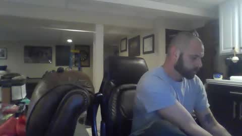 Snapshot of crm400 chatting on 10/25/25, 01:13 billybasement online show from 10/25/25, 01:13