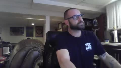 Snapshot of crm400 chatting on 10/31/25, 02:45 billybasement online show from 10/31/25, 02:45