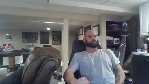 Snapshot of crm400 chatting on 11/12/25, 01:39 billybasement online show from 11/12/25, 01:39