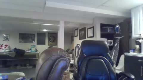 Snapshot of crm400 chatting on 11/22/25, 01:59 billybasement online show from 11/22/25, 01:59