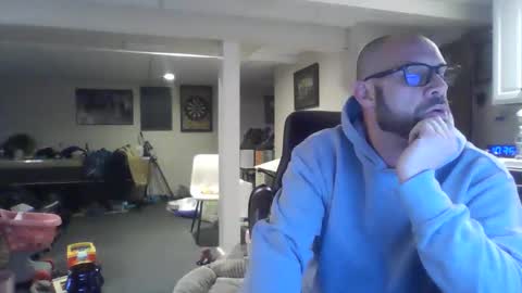 Snapshot of crm400 chatting on 04/25/26, 02:36 billybasement online show from 04/25/26, 02:36