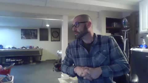 Snapshot of crm400 chatting on 04/26/26, 01:47 billybasement online show from 04/26/26, 01:47