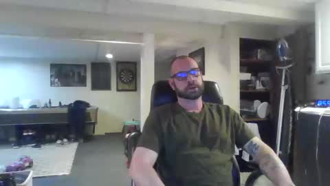 Snapshot of crm400 chatting on 05/02/26, 12:59 billybasement online show from 05/02/26, 12:59