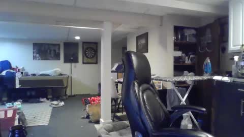 Snapshot of crm400 chatting on 06/10/26, 01:39 billybasement online show from 06/10/26, 01:39