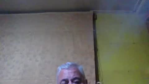 Snapshot of crmperez chatting on 11/21/25, 02:10 crmperez online show from 11/21/25, 02:10