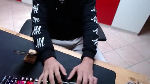 crocken_bisc online show from 03/05/26, 04:36