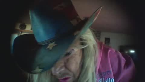 Snapshot of crosscountrydude chatting on 06/23/26, 11:52 Crossdrsr19 online show from 06/23/26, 11:52