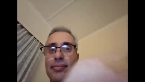 Snapshot of crucut80 chatting on 01/03/25, 06:46 Crucut online show from 01/03/25, 06:46