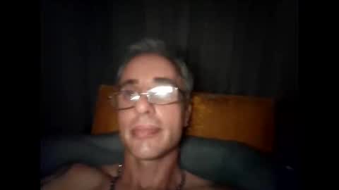 Snapshot of crucut80 chatting on 01/22/25, 12:27 Crucut online show from 01/22/25, 12:27