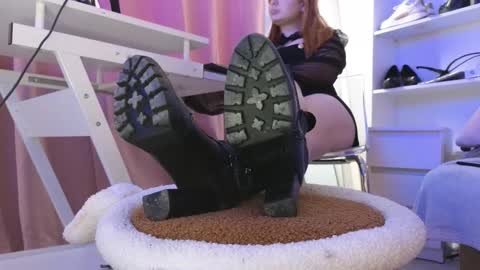 Cruel Siren online show from 11/17/25, 09:59