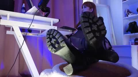 Cruel Siren online show from 12/14/25, 07:25