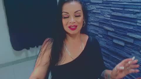 cruela_deviil online show from 11/29/25, 06:33