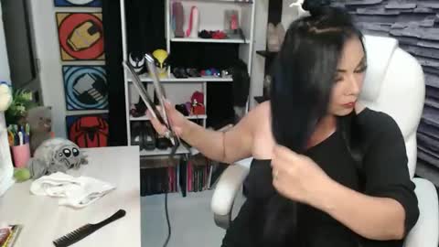 cruela_deviil online show from 06/03/26, 08:36