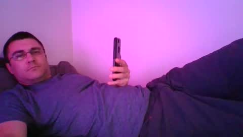 Snapshot of crush380 chatting on 01/03/25, 12:00 Crush380 online show from 01/03/25, 12:00