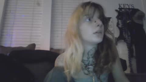 Snapshot of crylei chatting on 12/02/24, 11:56 kybaby online show from 12/02/24, 11:56