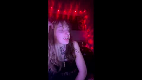 Snapshot of crylei chatting on 01/21/25, 03:37 kybaby online show from 01/21/25, 03:37