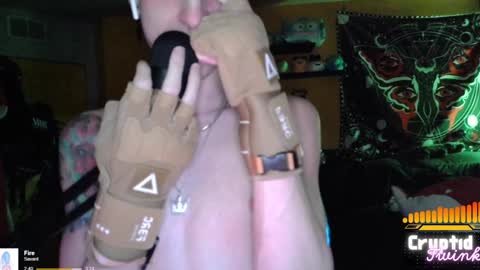 Snapshot of cryptidtwink chatting on 12/07/24, 06:43 CryptidTwink online show from 12/07/24, 06:43