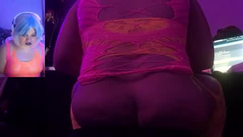 Snapshot of crysisweet chatting on 11/08/25, 12:11 ChrysiCreambunnmommy online show from 11/08/25, 12:11