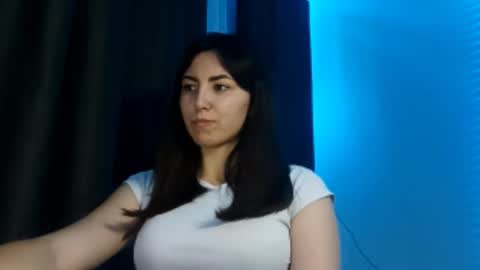 Snapshot of crystabeckelhimer chatting on 12/03/25, 02:48 Alie online show from 12/03/25, 02:48