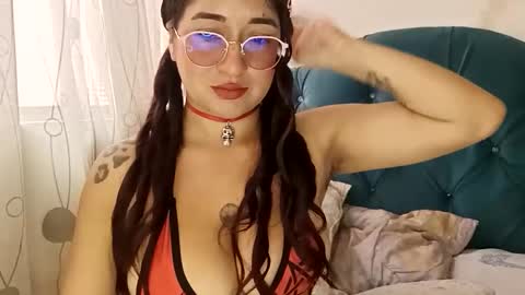 Snapshot of crystal_669 chatting on 04/21/26, 01:39 carol online show from 04/21/26, 01:39