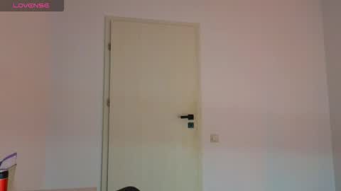 Snapshot of crystal_angel1 chatting on 10/08/25, 08:06 Crys online show from 10/08/25, 08:06