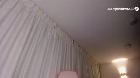 Snapshot of crystal_foster chatting on 03/21/26, 04:17 angie online show from 03/21/26, 04:17