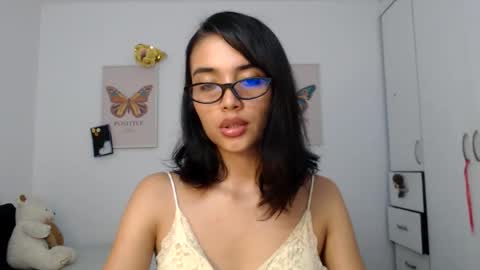 Snapshot of crystal_grilx chatting on 06/10/26, 01:50 crystal_grilx online show from 06/10/26, 01:50