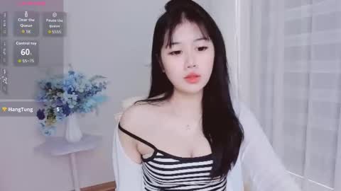 crystal_lea online show from 10/16/25, 01:50