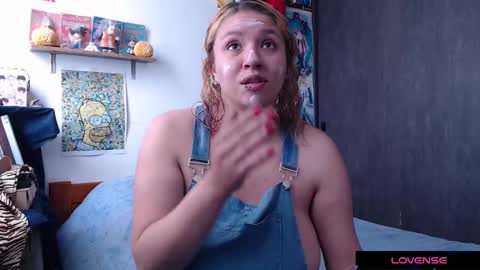 Snapshot of crystal_shadow chatting on 11/30/25, 02:10 Crystal shadow online show from 11/30/25, 02:10