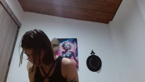 Crystal Blaze online show from 02/11/26, 03:11