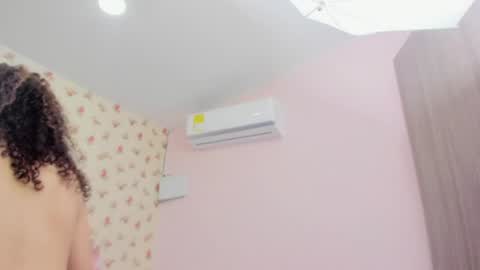 Snapshot of crystal_watson0 chatting on 06/28/26, 12:44 Milf Latina online show from 06/28/26, 12:44