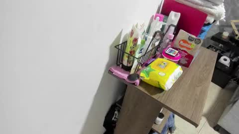 Snapshot of crystalboow chatting on 02/19/26, 04:25 Crystal online show from 02/19/26, 04:25