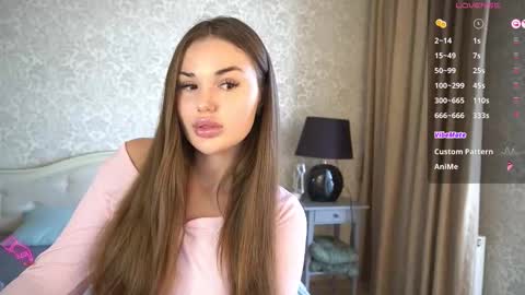 Snapshot of crystall_bliss chatting on 09/09/25, 06:24 Nika online show from 09/09/25, 06:24
