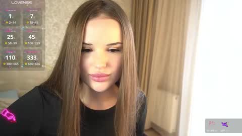 Snapshot of crystall_bliss chatting on 10/14/25, 12:50 Nika online show from 10/14/25, 12:50