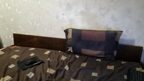 Snapshot of crystallax chatting on 10/26/25, 01:44 Crystallax online show from 10/26/25, 01:44