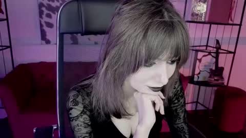 crystallbloom online show from 02/14/26, 07:21