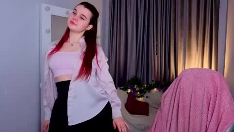 Snapshot of crystallcutie chatting on 03/20/26, 09:41 Lora online show from 03/20/26, 09:41