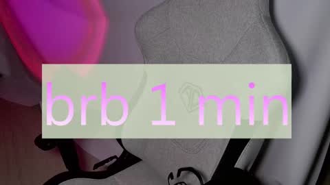 Snapshot of crystallkris chatting on 01/10/25, 01:32 Kristina online show from 01/10/25, 01:32