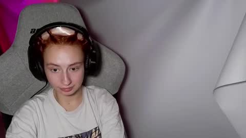 Snapshot of crystallkris chatting on 01/11/25, 12:55 Kristina online show from 01/11/25, 12:55