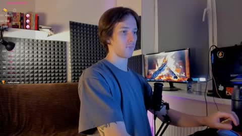 Snapshot of crystallora chatting on 12/10/24, 12:06 Crys online show from 12/10/24, 12:06